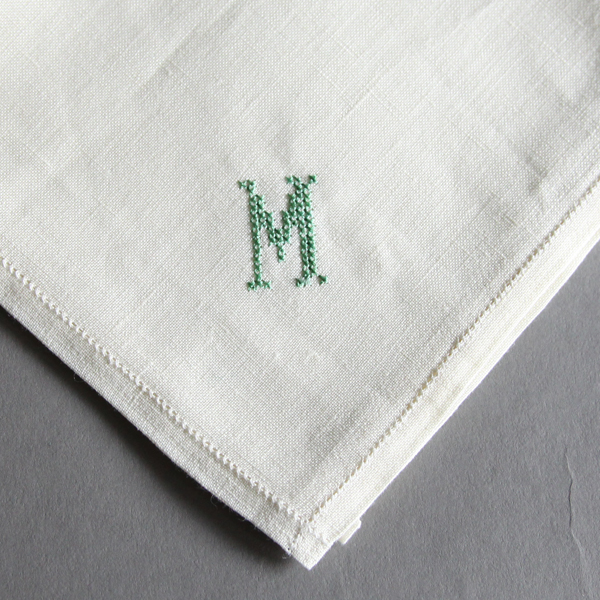 Mイニシアル刺繍ハンカチ ライトクリ-ム・画像