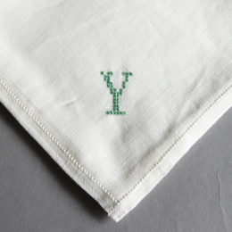 Yイニシアル刺繍ハンカチ ライトクリ-ム・画像
