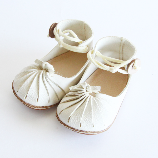 ホワイトファ-ストシュ-ズキット koma・画像