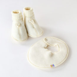 オフホワイトベビ-ブ-ティ-&ビブセット・画像