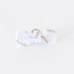 レジメンタル ホワイト/ベ-ジュラペルピン リボン・画像