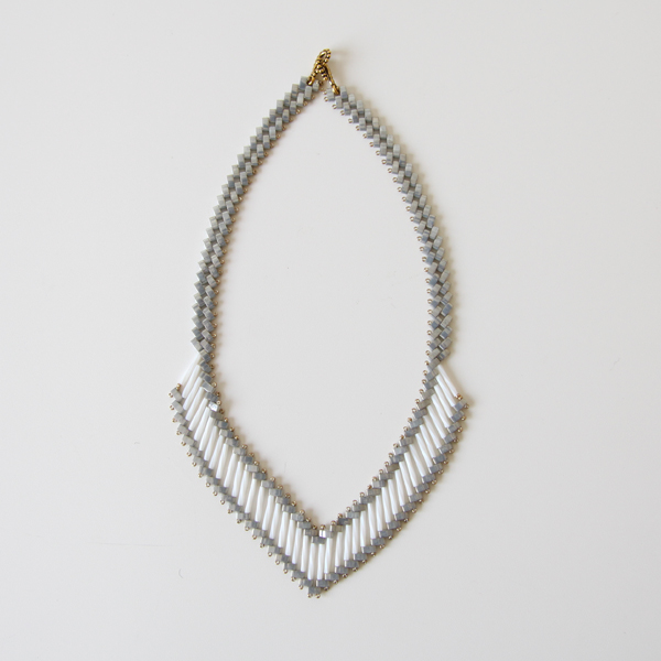 ホワイトダイアンネックレス・画像