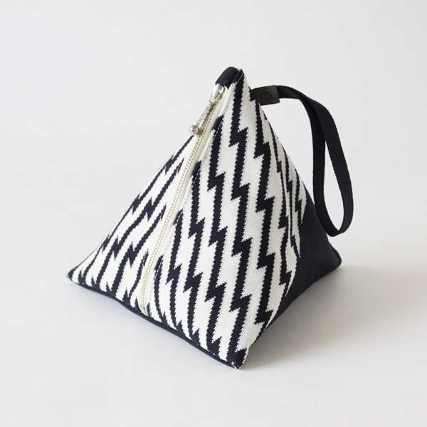 99 BLACKジグザグアモッサポ-チ・画像