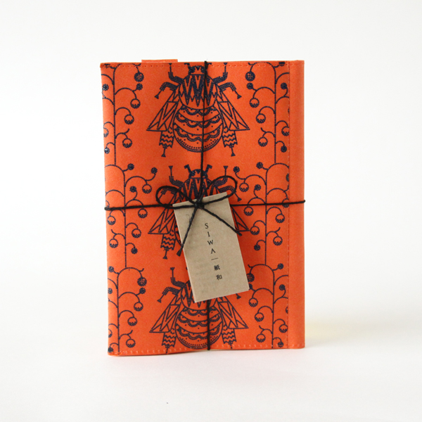 beesSIWA×urushi ブックカバ- クラウス・ハ-パニエミ・画像
