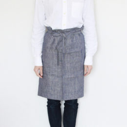 ネイビ-ストライプリネンミディエプロン・画像