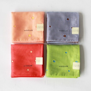 ピンクひびのこづえハンカチ 穴あき丸・画像