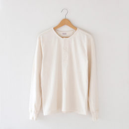 Oatmeal-Mメンズ 吊り編み丸胴ヘンリ-ネックシャツ・画像