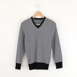 ブラック×ホワイトVネックカットソ-・画像