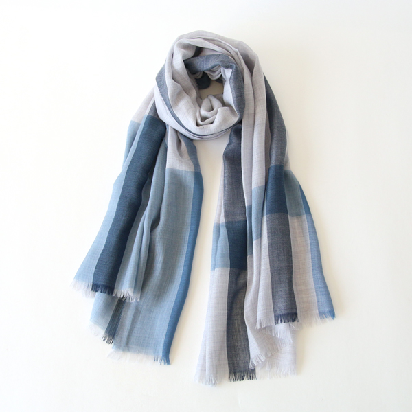 Denimカシミヤ スト-ル Wispy Lucca・画像